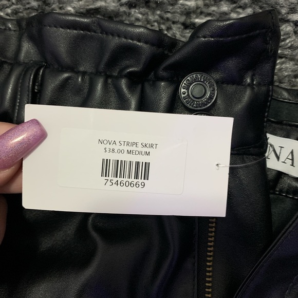 Leather mini skirt - Picture 4 of 4